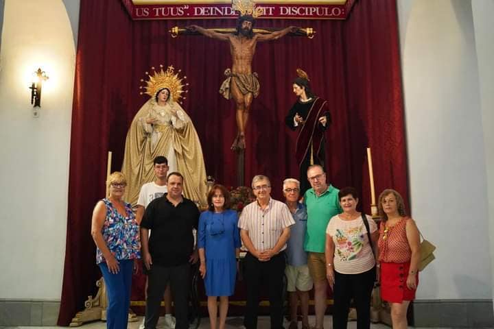 Firma del contrato para la elaboración de los respiraderos del paso de Cristo de la Hdad de la Veracruz de Motril